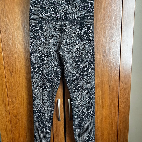 EUC Lululemon Wunder Under High-Rise Tight *Engineered Full-On Luxtreme 28” - 6 - Picture 6 of 11